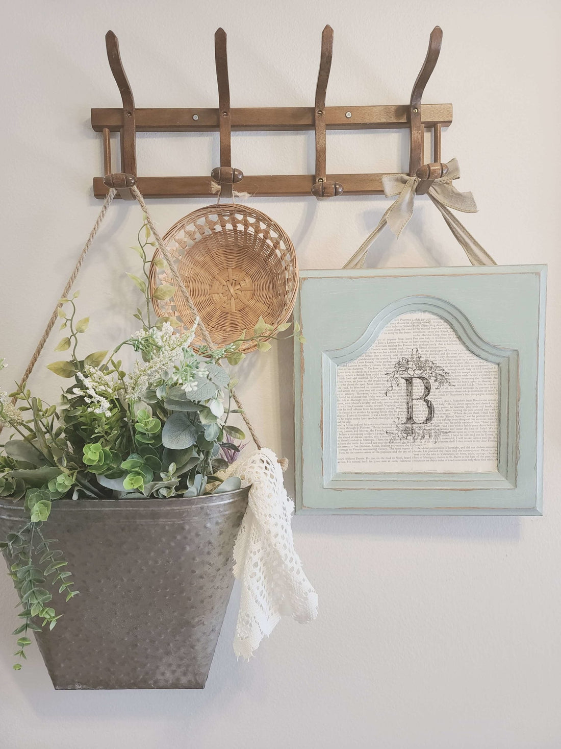 4 Ways to Repurpose Cabinet Doors into Shabby Chic Home Decor