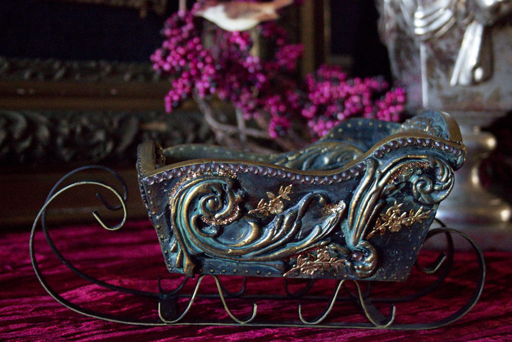 Upcycled Holiday Sleigh - IOD Style!