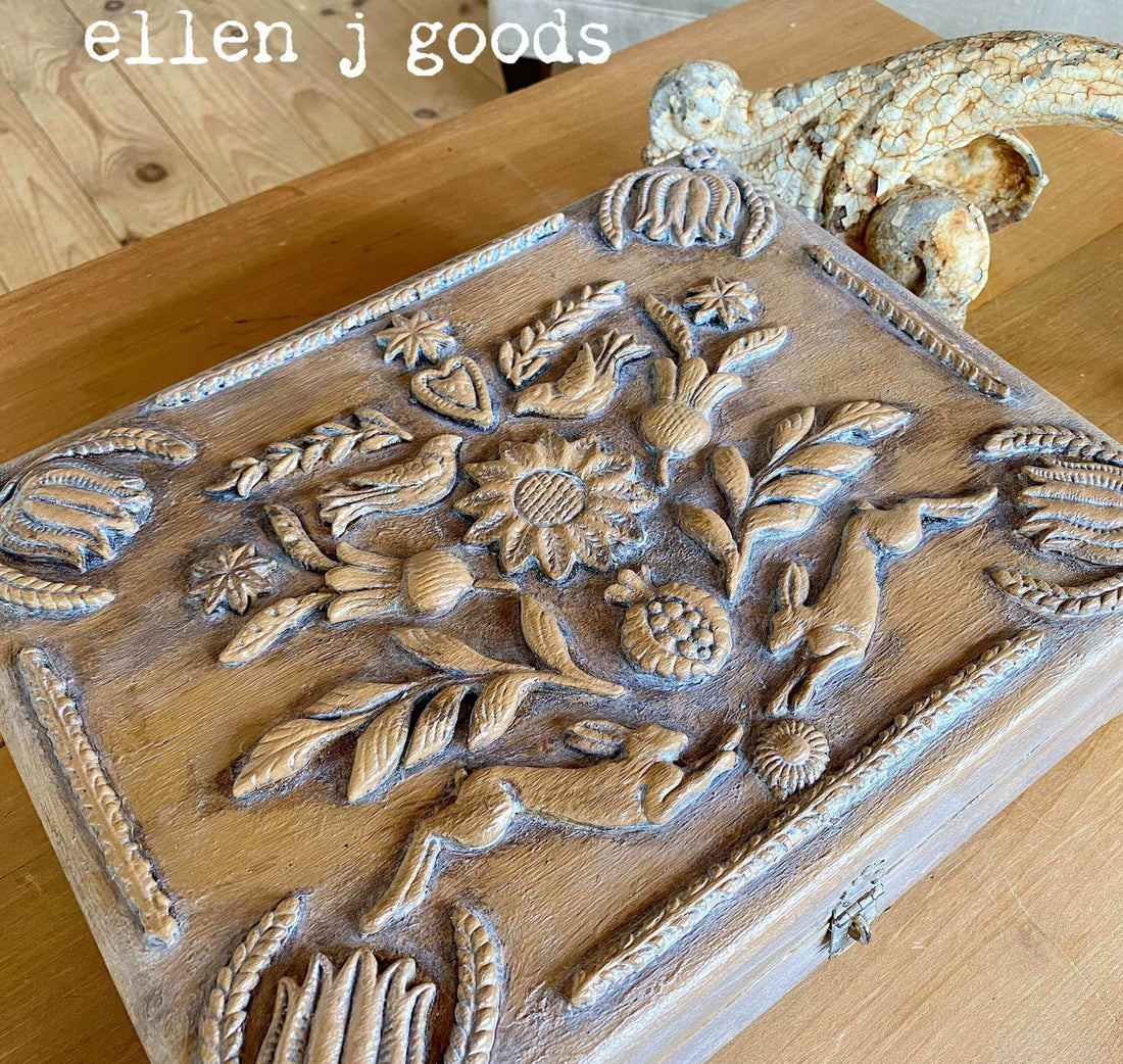 Primitive Mould on a Box
