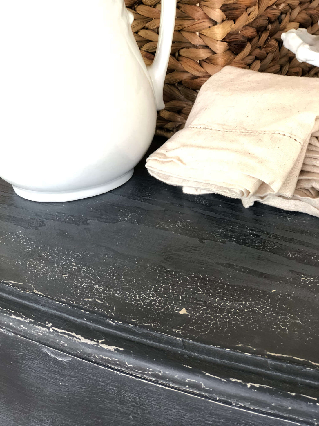 chalkboard_dresser_DIY_IOD