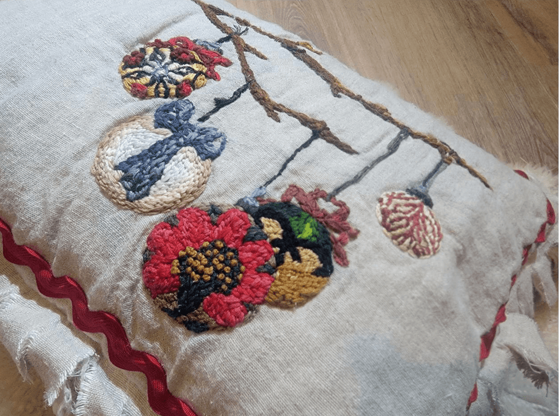 DIY Holiday Cushion: How to use IOD Stamps with Embroidery