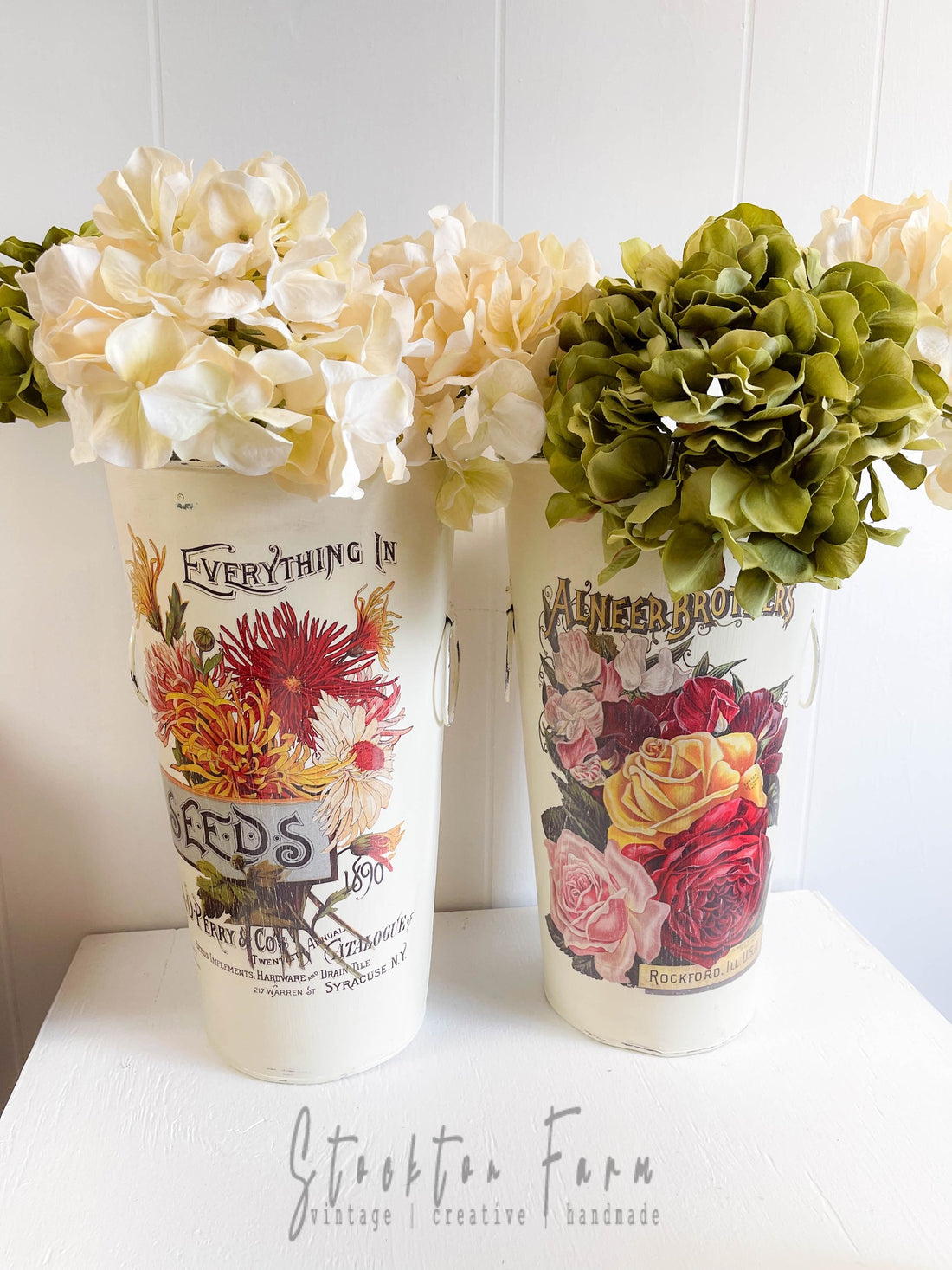 An image of flower vases