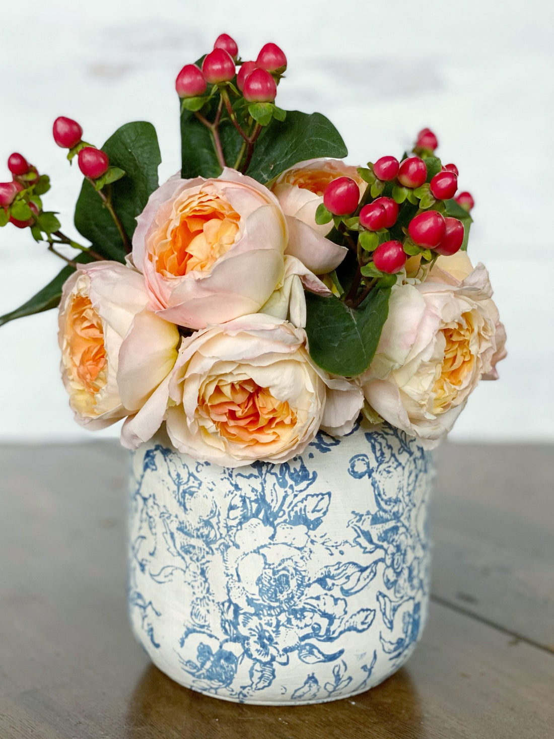 Handmade Holiday Gift Ideas: DIY Flower Vase